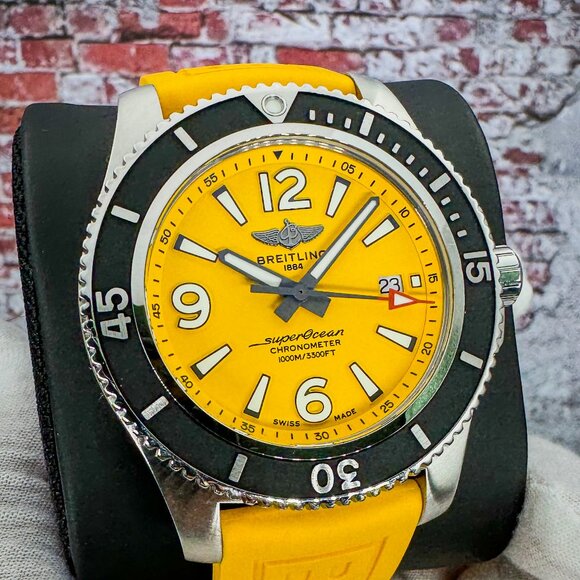 Breitling Superocean Yellow Dial 44mm - A17367 - FULL SET - Picture 5 of 11